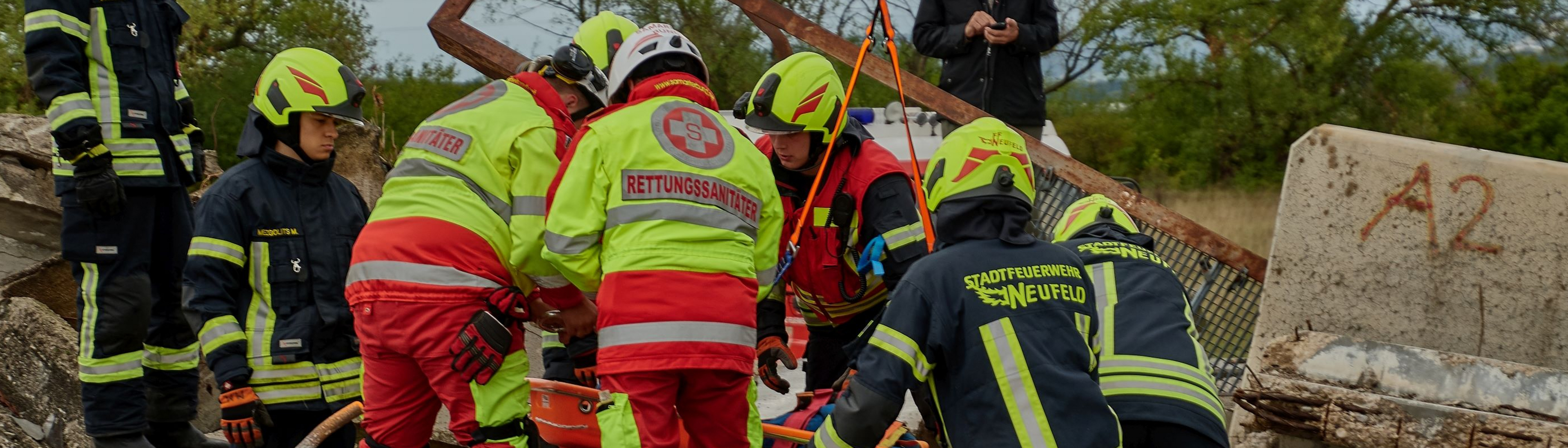 SA-RRT-Mitglieder bei Bergearbeiten