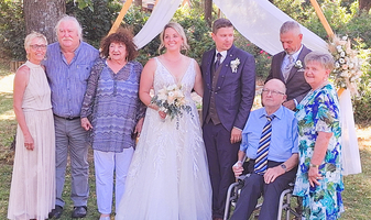 Gruppenfoto Hochzeitpaar und Eltern