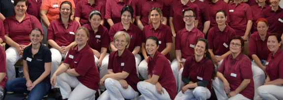 Gruppenbild Mitarbeiter:innen Pflegekompetenzzentrum Kaindorf