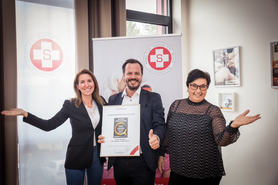 Teamfoto Samariterbund Burgenland mit Auszeichnung 